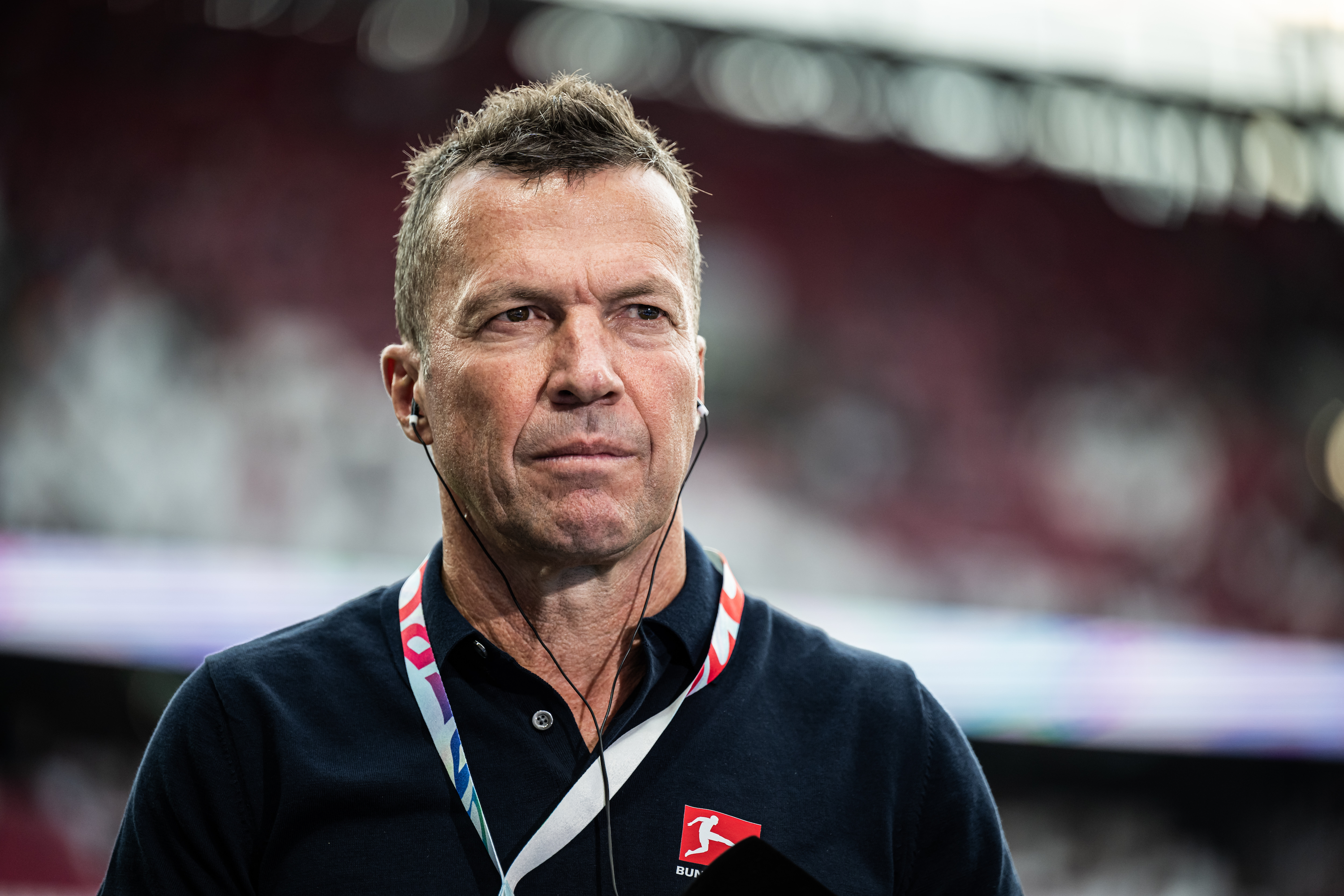 星空体育下载瓦伦西亚训练开放日，窗口期队长鼓劲引观众欢呼，德甲在即，年轻球员获得机会的简单介绍